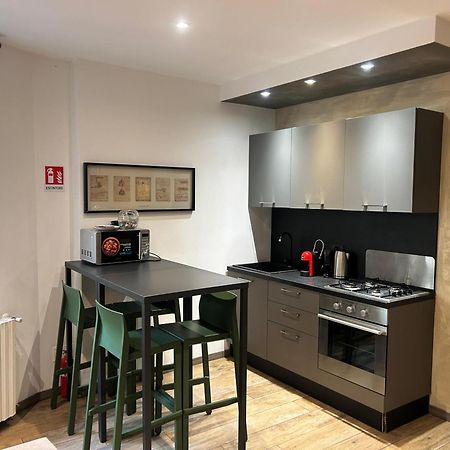 Leonardo Duplex Apartment Milán Exterior foto