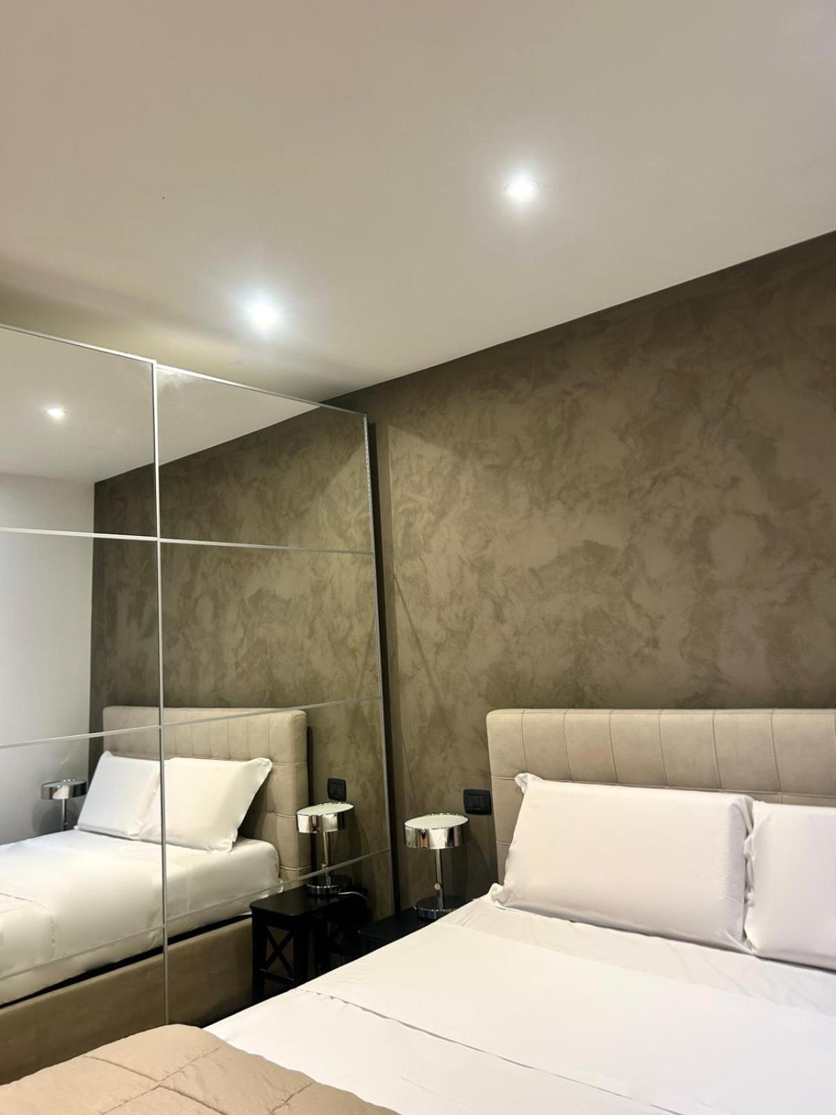 Leonardo Duplex Apartment Milán Exterior foto